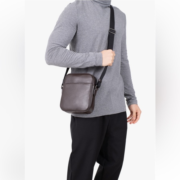 Hexagona leather messenger bag - Picture 4 of 13